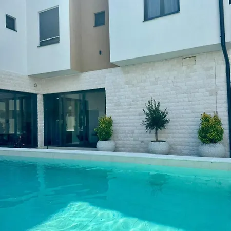 Pool Resort- Lena- 3