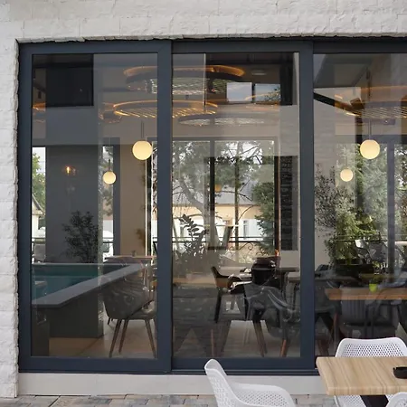 Pool Resort- Lena- 3 *