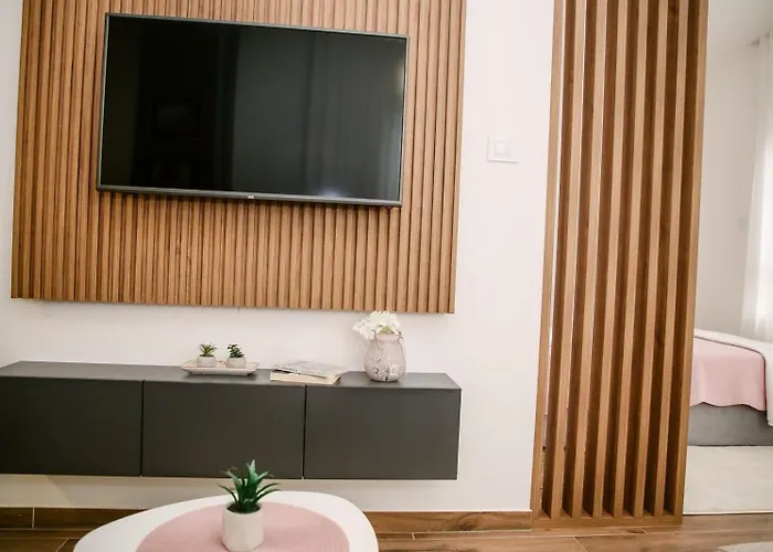 Pool Resort- Lena- 3