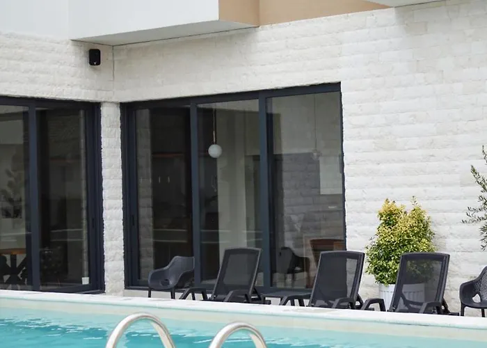 Pool Resort- Lena- 3 דירה *